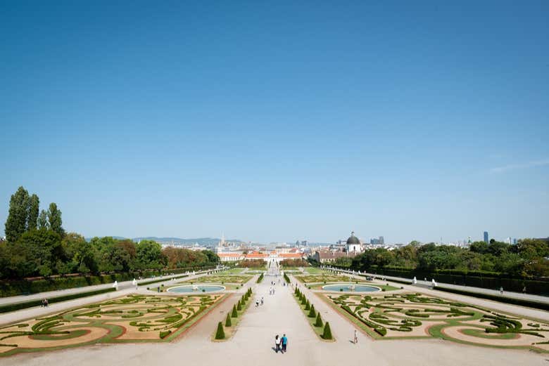 Esplorando i giardini del palazzo