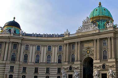 Escuela Española de Equitación de Viena