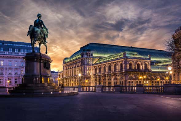 Vienna By Night Sightseeing Tour