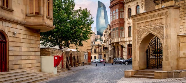 Free Tour of Baku