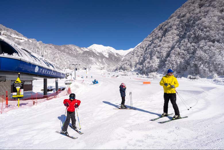 Persone che sciano nella stazione di Tufandag