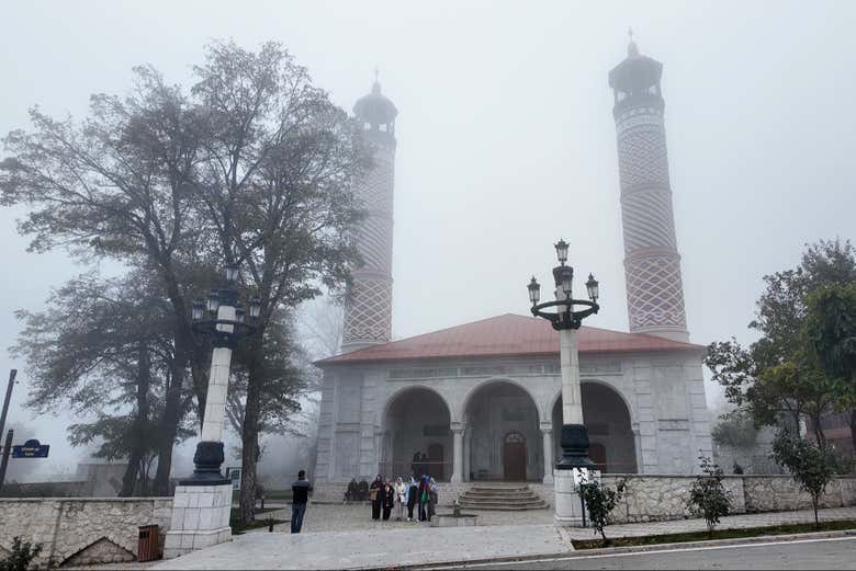 Explorando la mezquita de Yukhari Govhar Agha