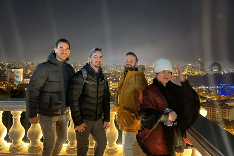 Ammirando i panorami di Baku