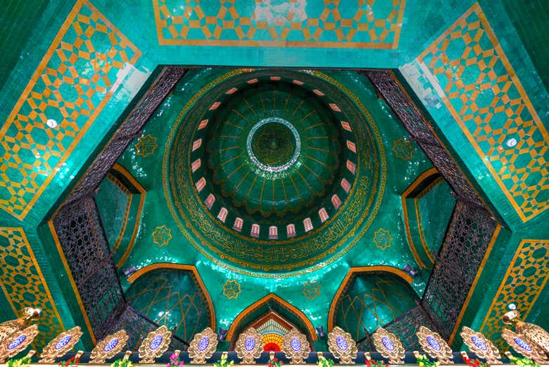 Interno della moschea di Bibi-Heybat