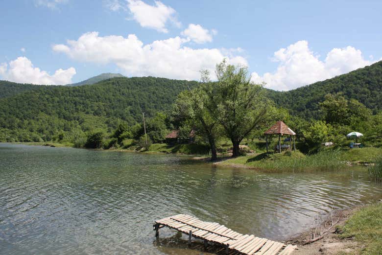 Margens do lago Nohur