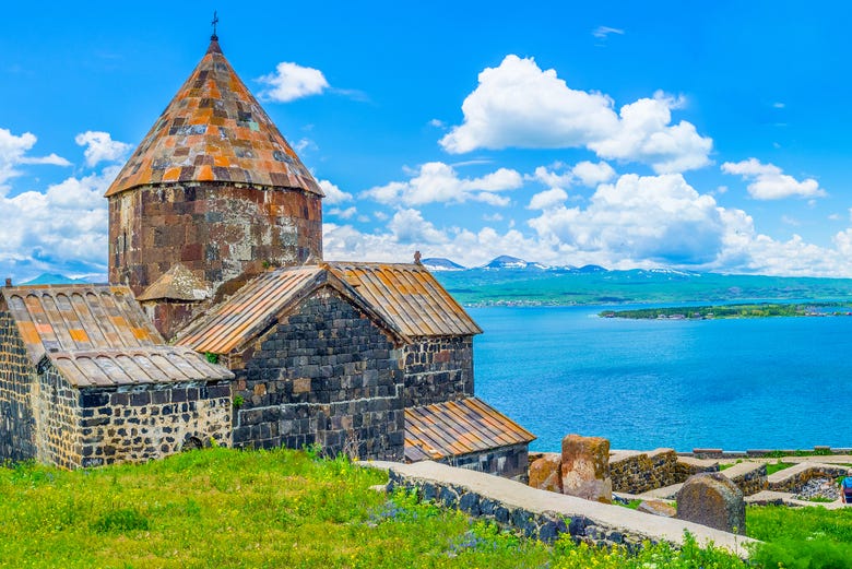 Sevanavank, no lago Sevan (Armênia)