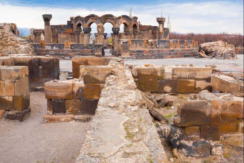 Ruinas del templo de Zvartnots (Armenia)