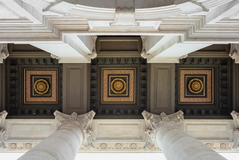 Detalles arquitectónicos del exterior del museo