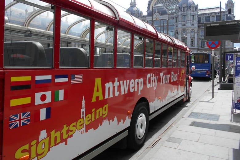 Esplorando Anversa con l'autobus turistico