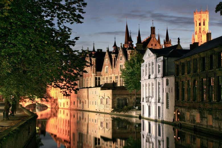 Canali di Bruges al tramonto