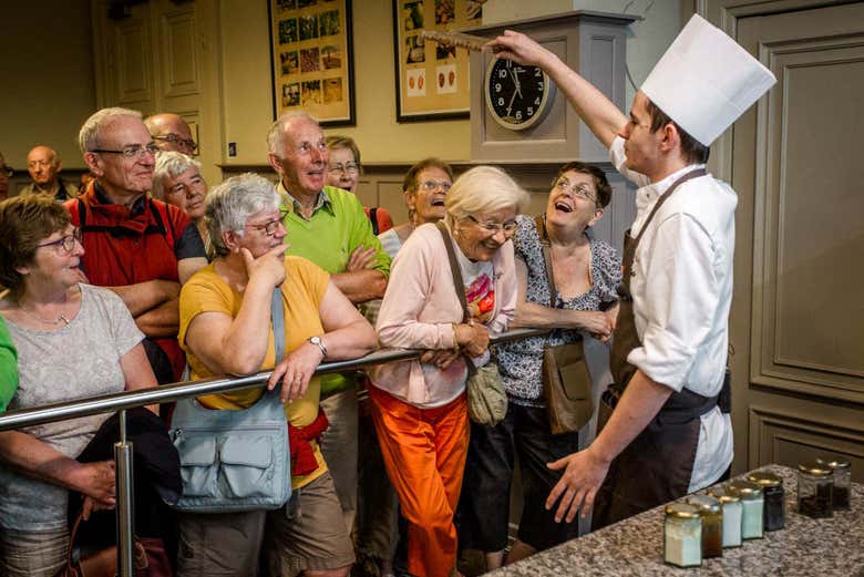 Le maître chocolatier en action