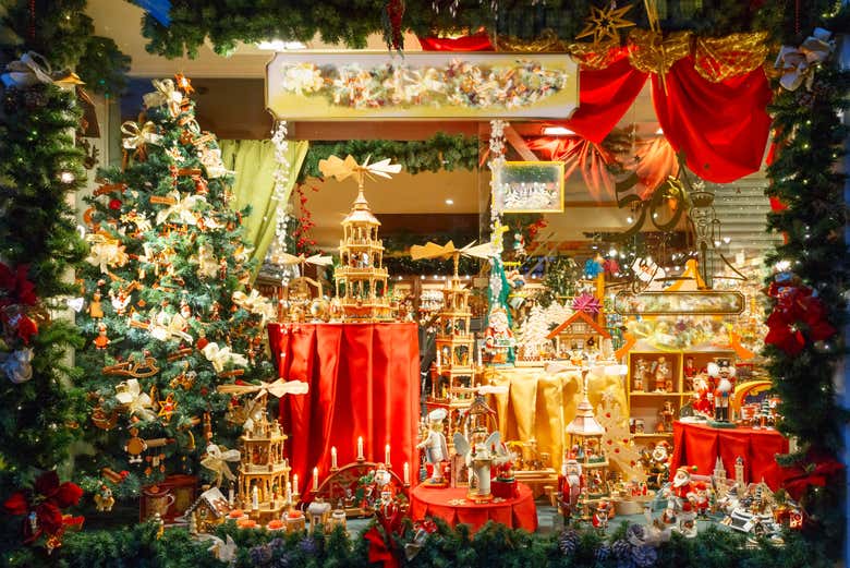 Escaparate navideño de una tienda de Brujas