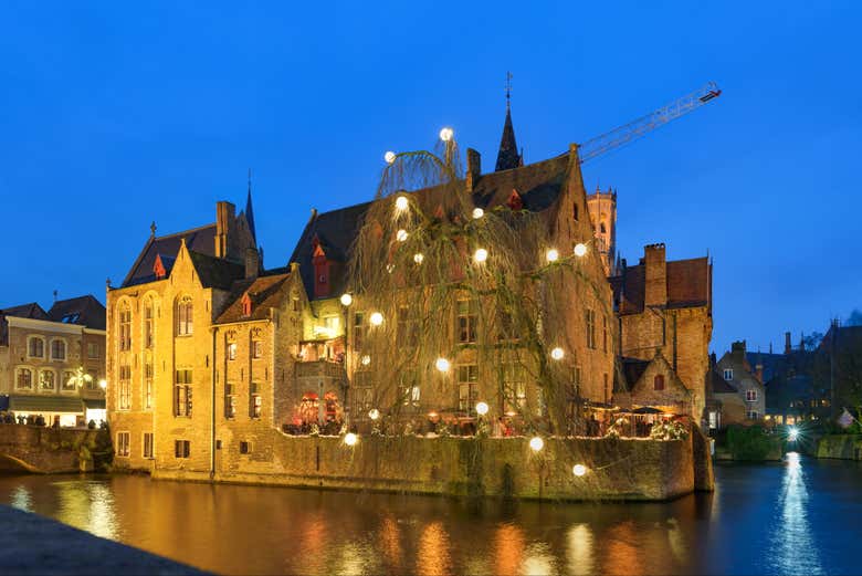 Veremos cómo se iluminan los canales de Brujas