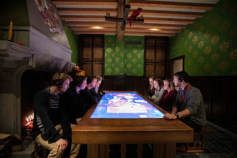 Um dos painéis interativos do Historium Brugge
