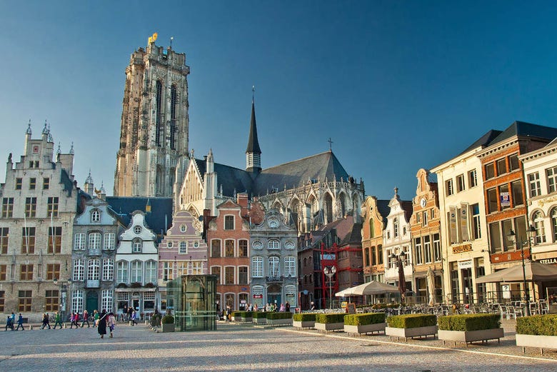 Praça Grote Markt em Mechelen