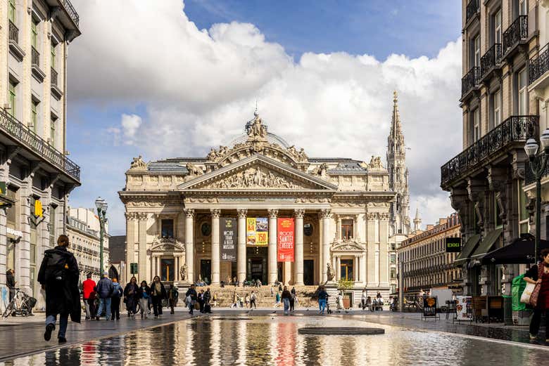 Visitaréis el espectacular edificio de la Bolsa de Bruselas