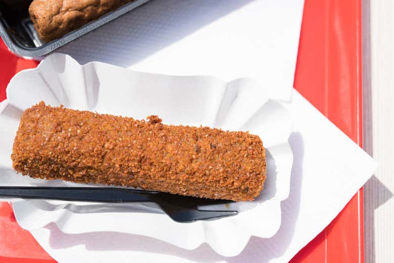 El frikandel es muy típico de las friteries belgas
