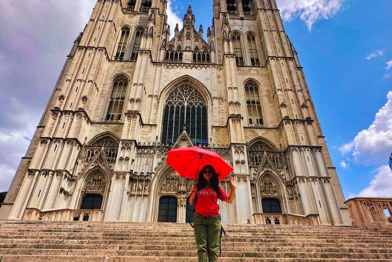 La guía ante la Notre Dame du Sablon