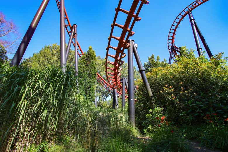 Montanha-russa suspensa no Walibi