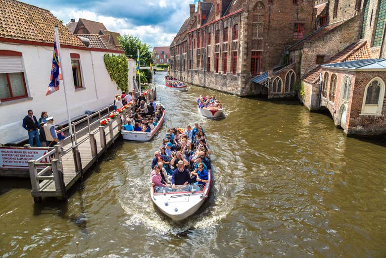 Surcando los canales de Brujas