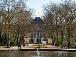 Palácio Real visto do Parque de Bruxelas