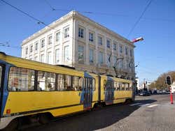 Tranvia recorriendo Bruselas