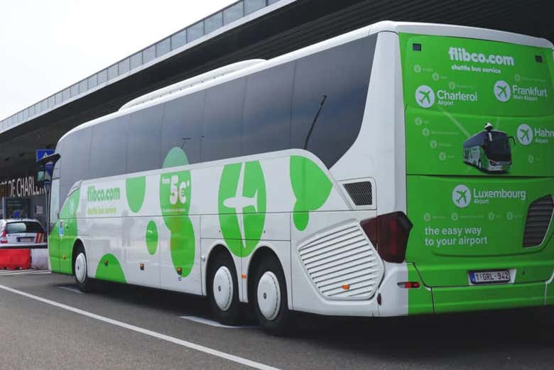 Autobús preparado para el traslado