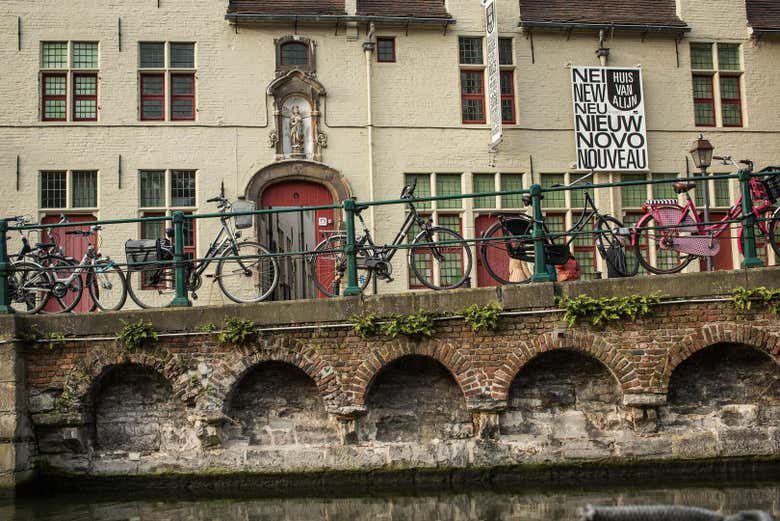 Pasaremos por la icónica Huis van Alijn