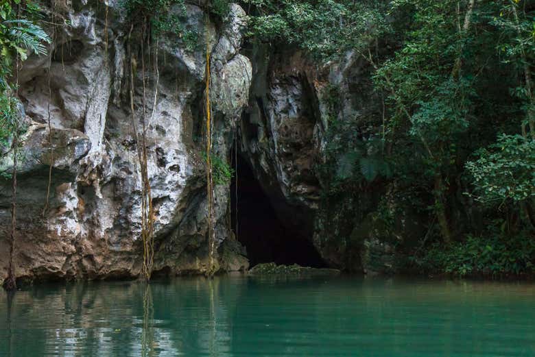 The entrace to the cave