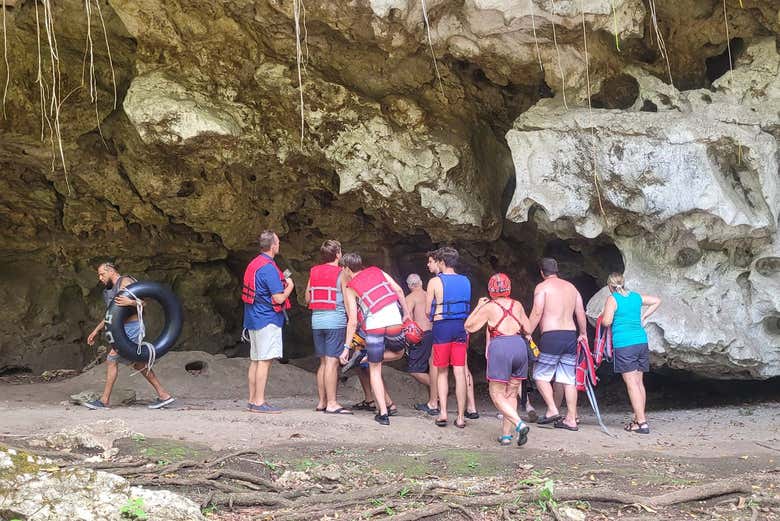 A caminho do tubing em Caves Branch