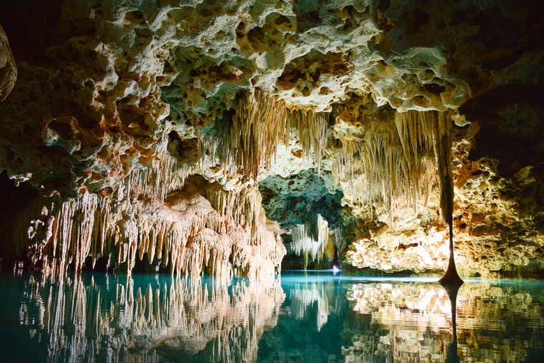 Interior de uma das grutas