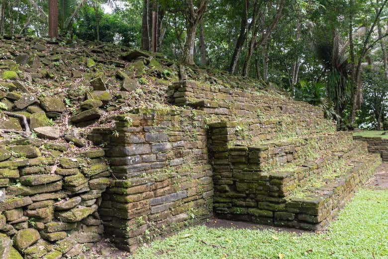 Les ruines précolombiennes de Nim Li Punit