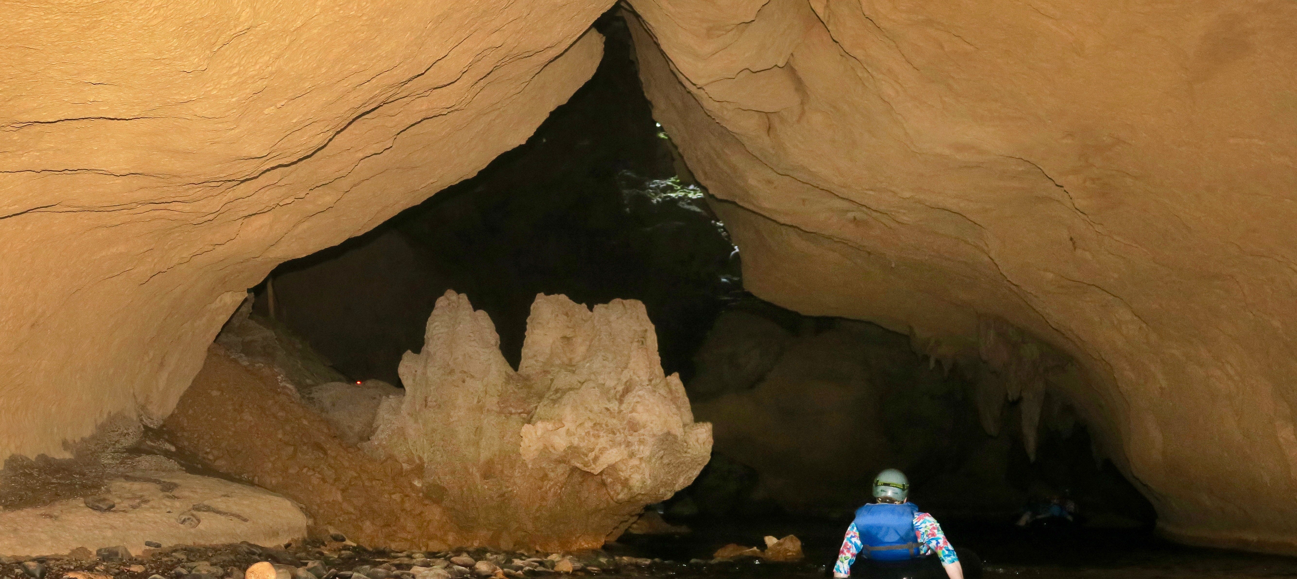 Excursión al Parque Nacional Blue Hole + Cave tubing