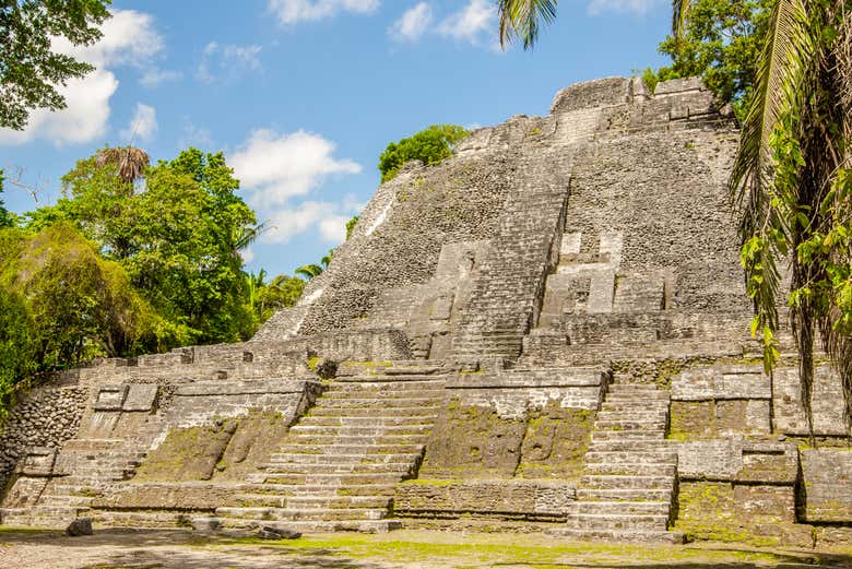 Une des pyramides de Lamanai