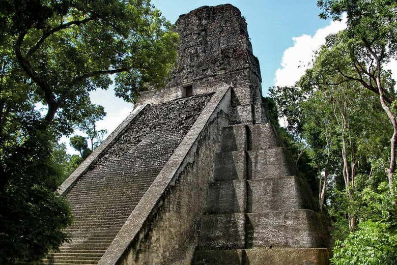 Una delle piramidi di Tikal