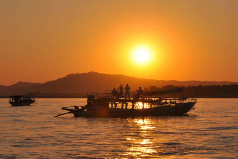 Crucero al atardecer
