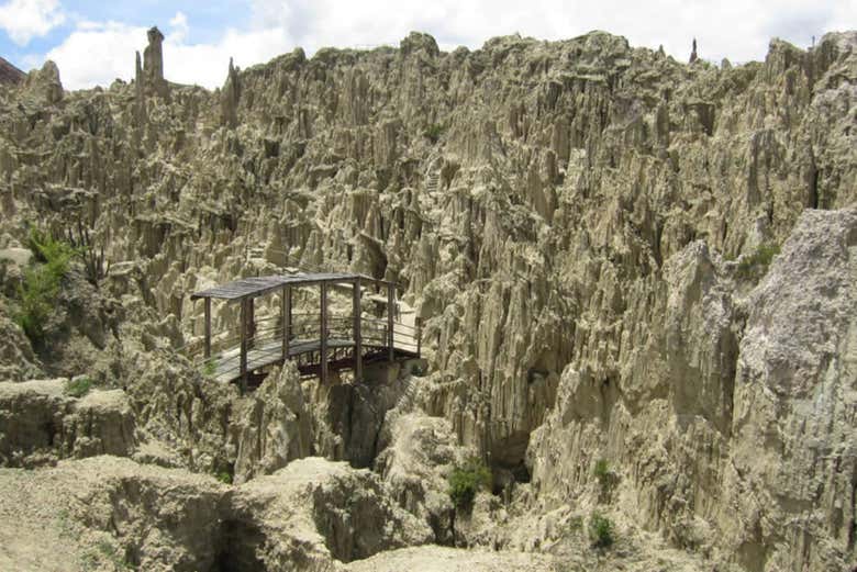 Puente en el Valle de la Luna
