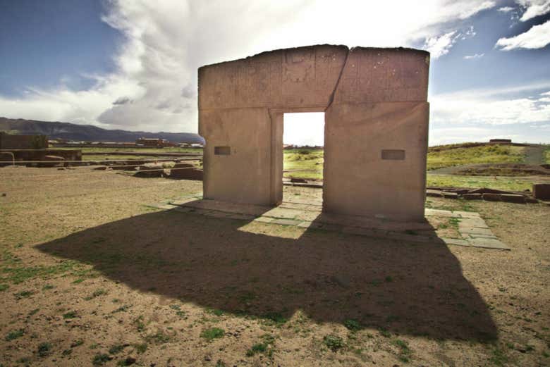 Puerta de ruinas de Tiwanaku