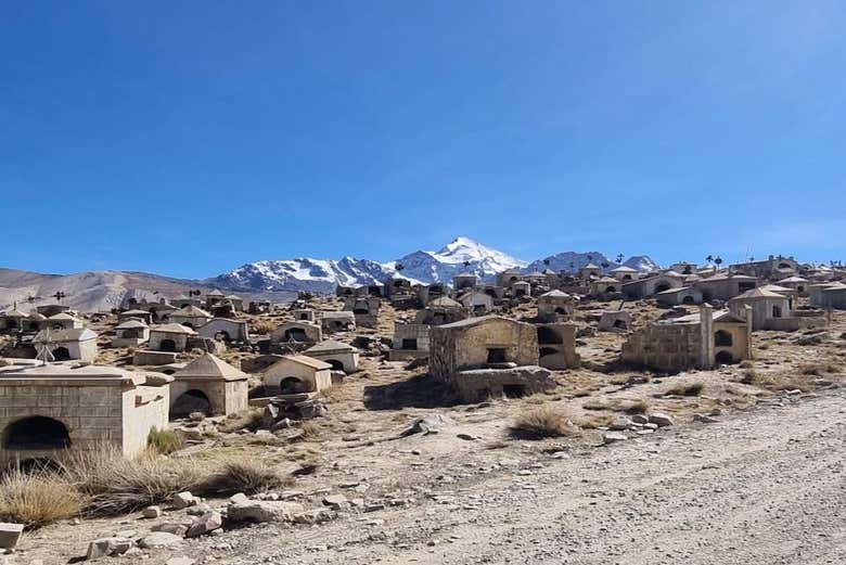 Conoceremos el cementerio minero de Milluni