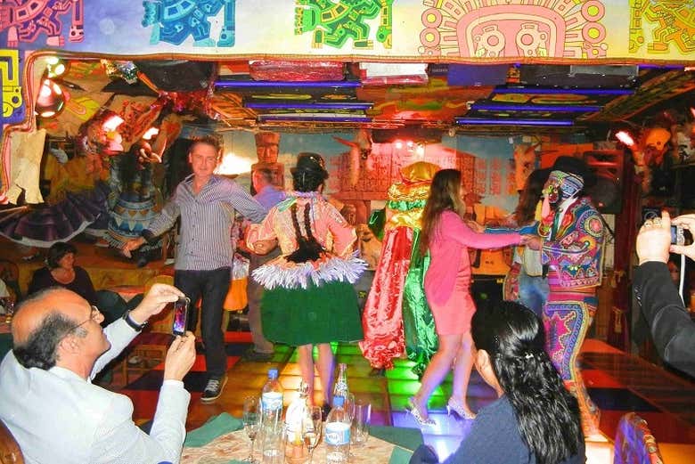 Folklore show at Peña Huari