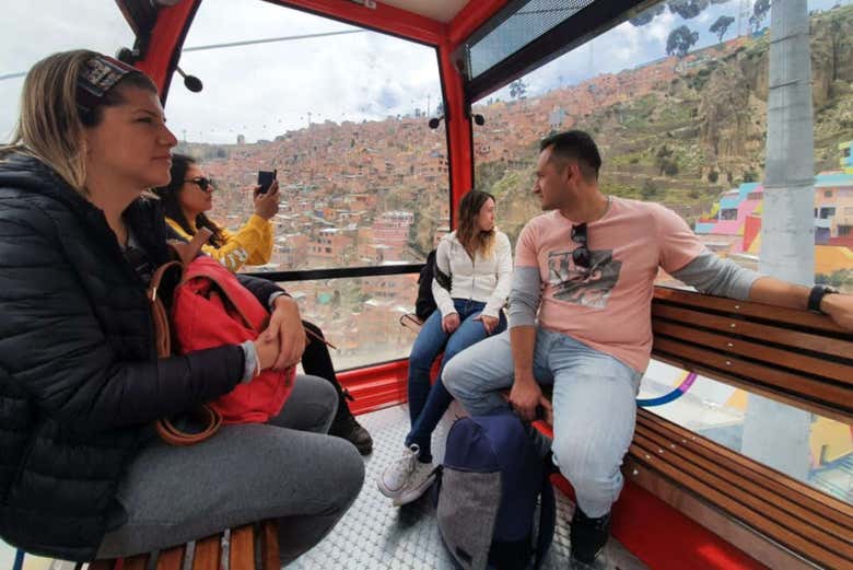 Montée en téléphérique à La Paz
