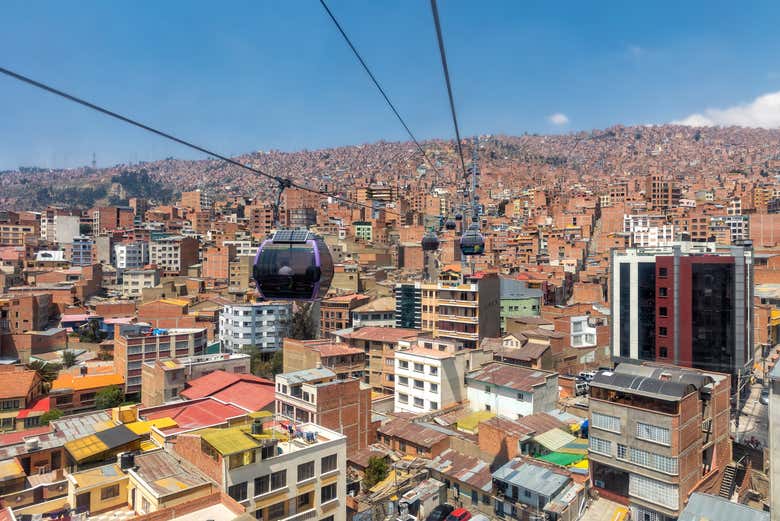 Viajando en teleférico hacia El Alto