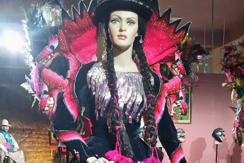 Traje usado en el Carnaval de Oruro
