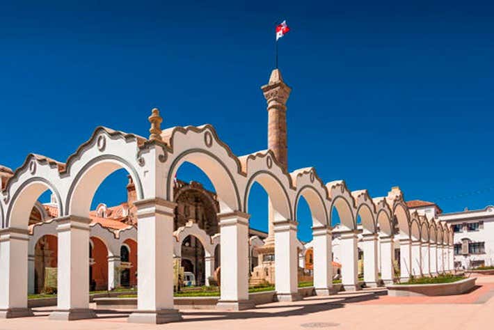 Arcos de la plaza de Potosí