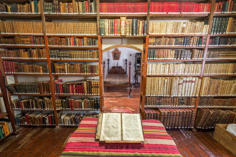Biblioteca de la hacienda Cayara