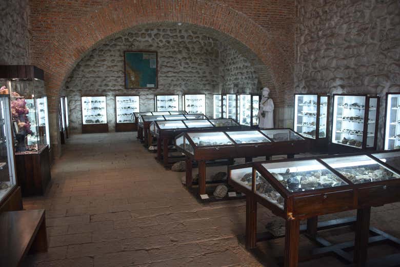 Colección de minerales y piedras preciosas en la Casa de la Mone