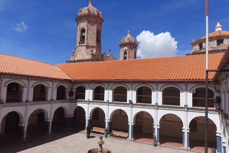 Primer colegio en Potosi, fundado en 1826
