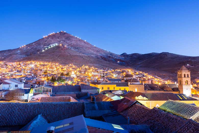 Vista nocturna de Potosí