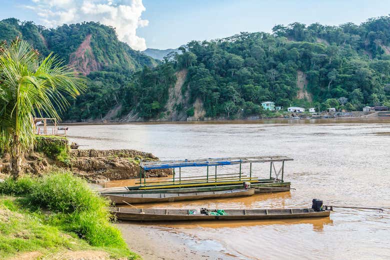 Barca en el río Beni