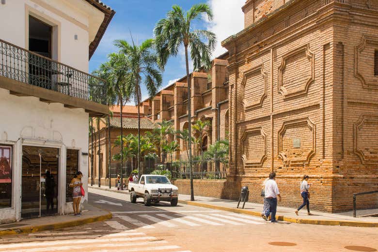 Paseando por las calles cerca de la Catedral